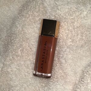 Anastasia Beverly Hills Lip Velvet Liquid Lipstick